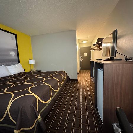 Super 8 By Wyndham Reedsburg Hotel Luaran gambar