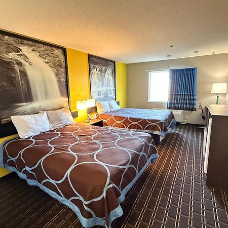 Super 8 By Wyndham Reedsburg Hotel Luaran gambar
