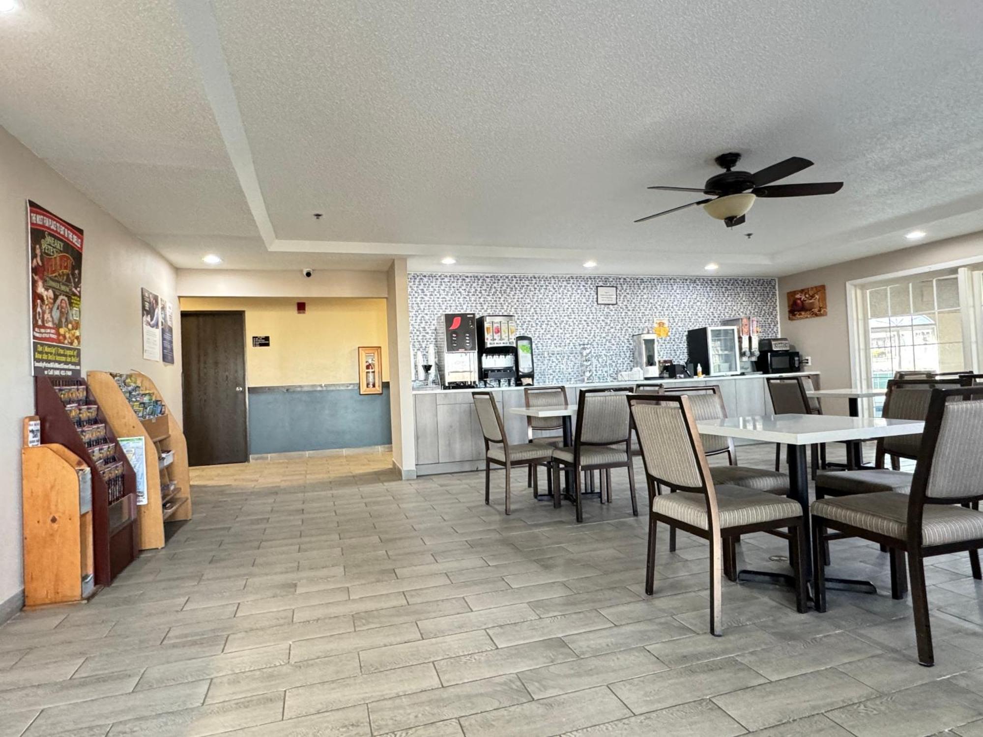 Super 8 By Wyndham Reedsburg Hotel Luaran gambar