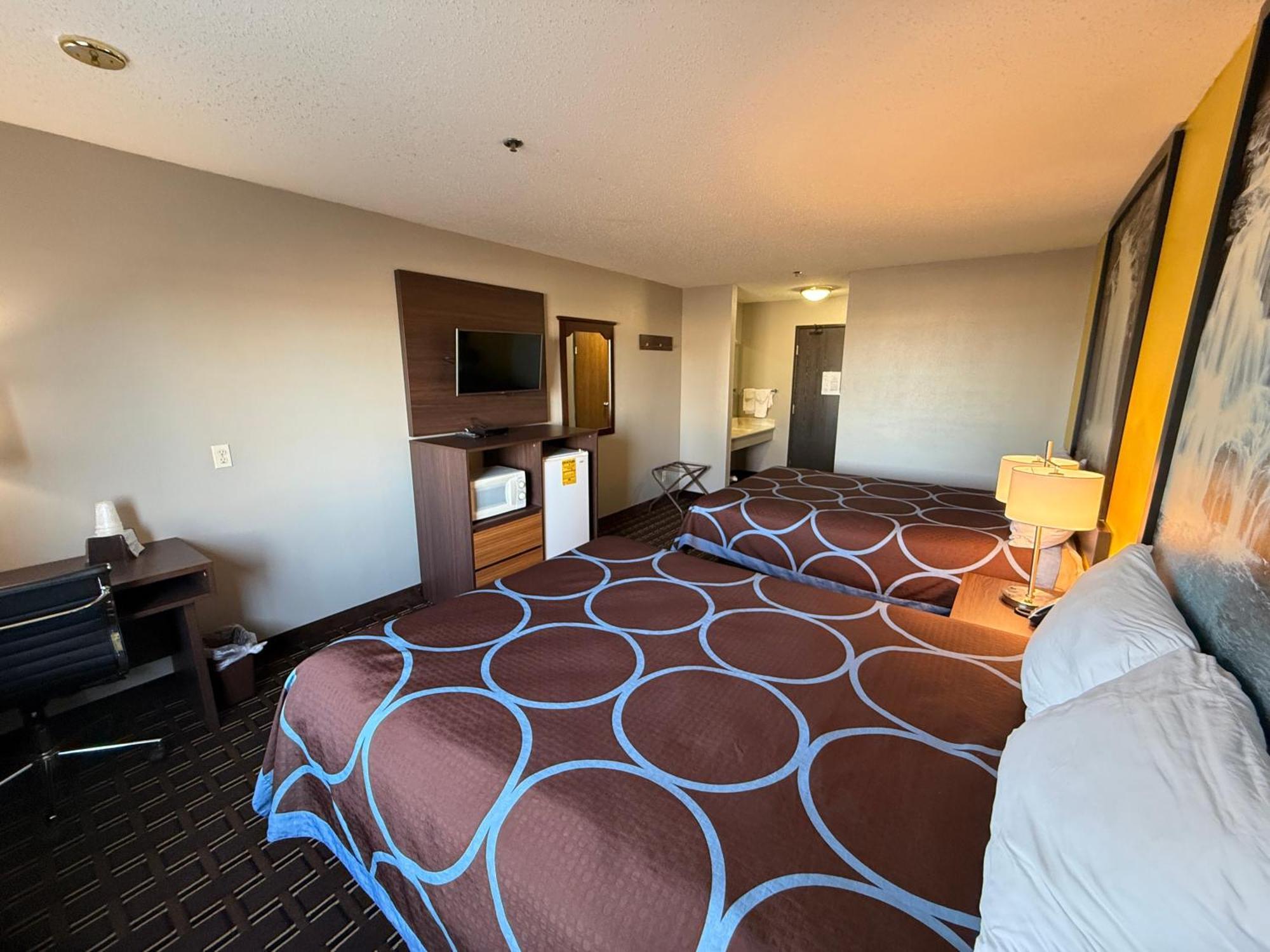 Super 8 By Wyndham Reedsburg Hotel Luaran gambar