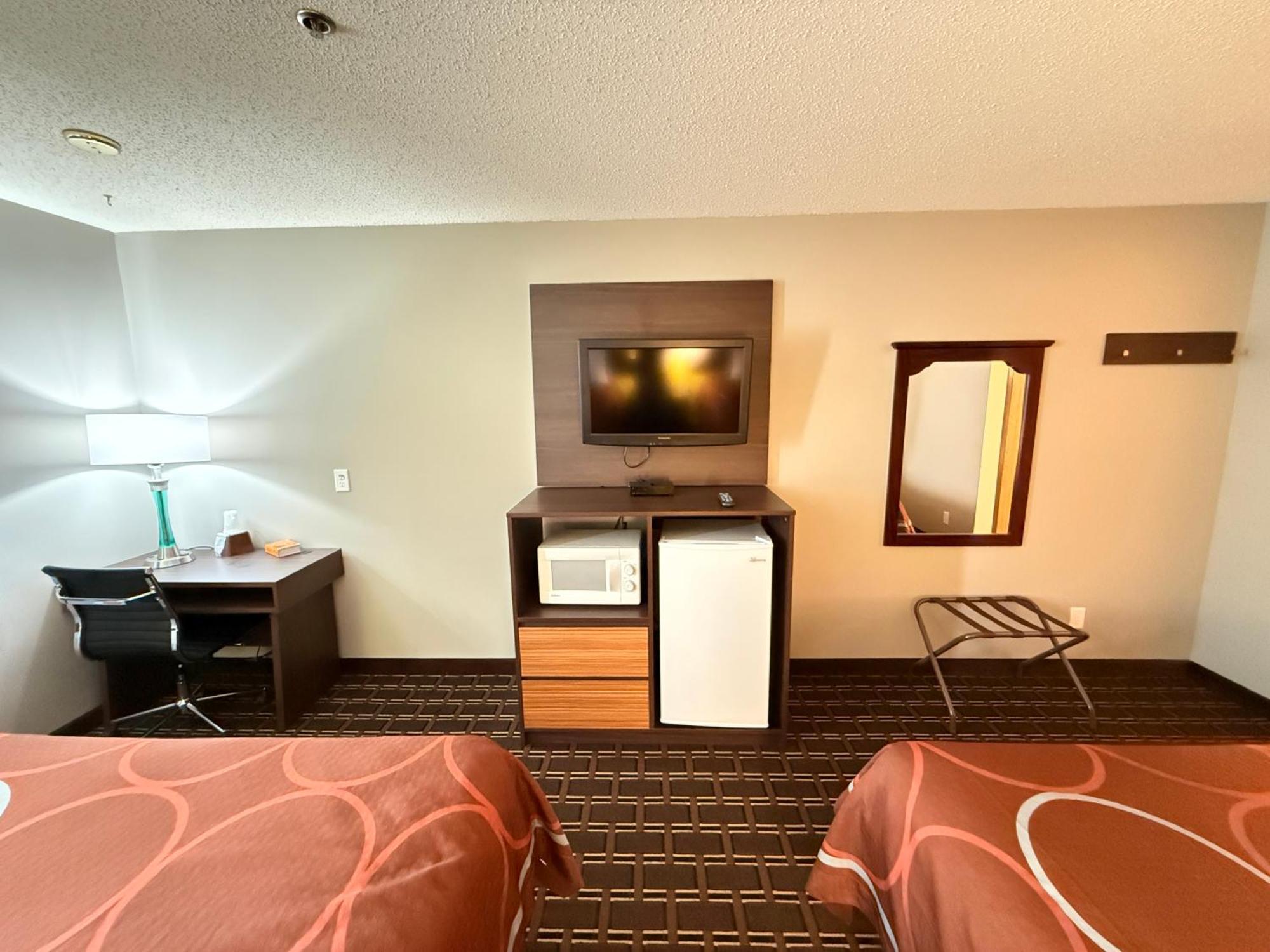 Super 8 By Wyndham Reedsburg Hotel Luaran gambar